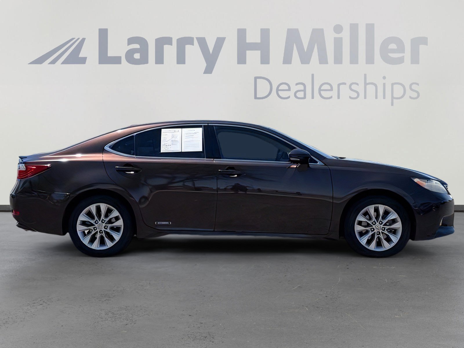 Used 2013 Lexus ES 300h w/ Luxury Pkg FWD image 7