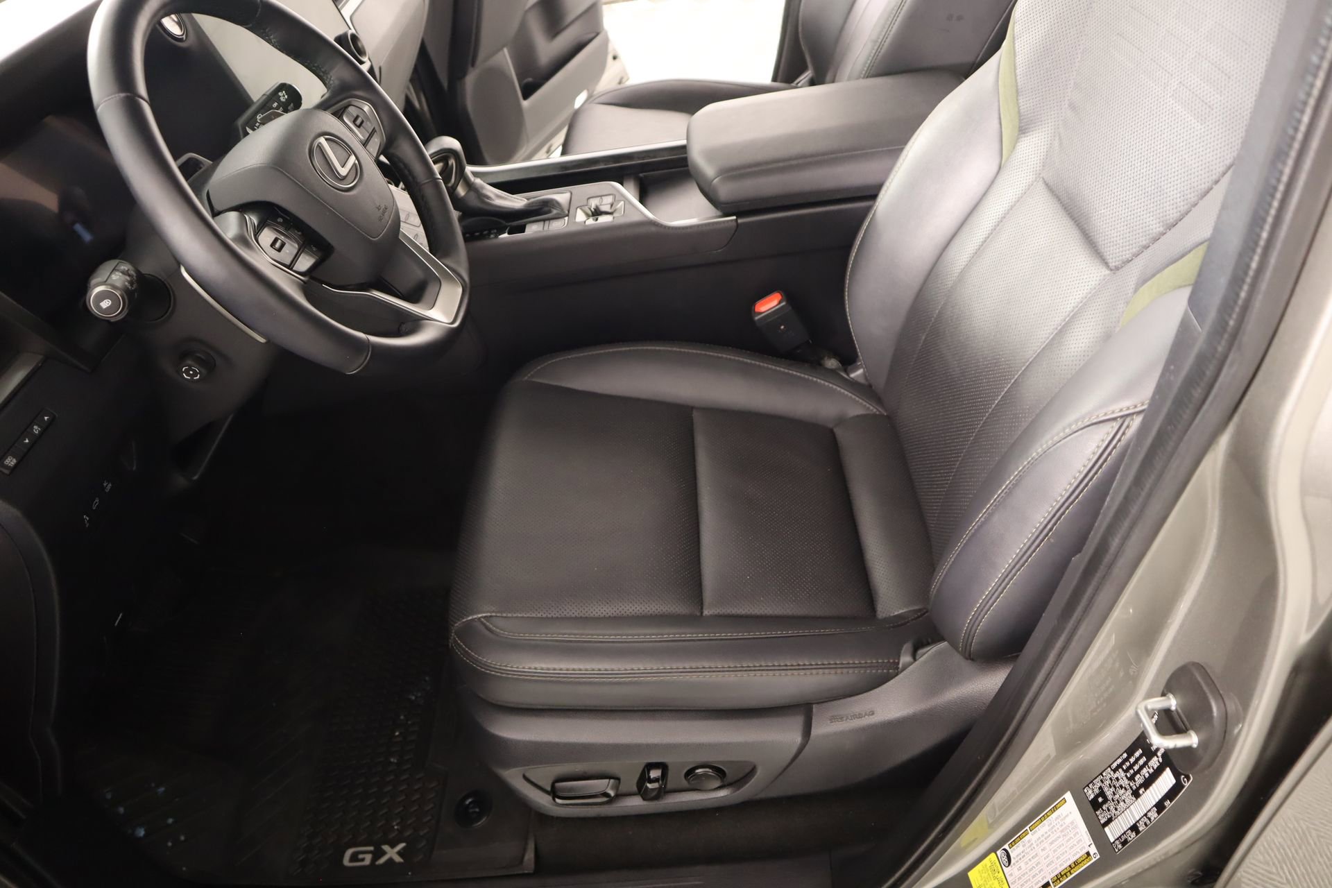Used 2024 Lexus GX 550 image 12