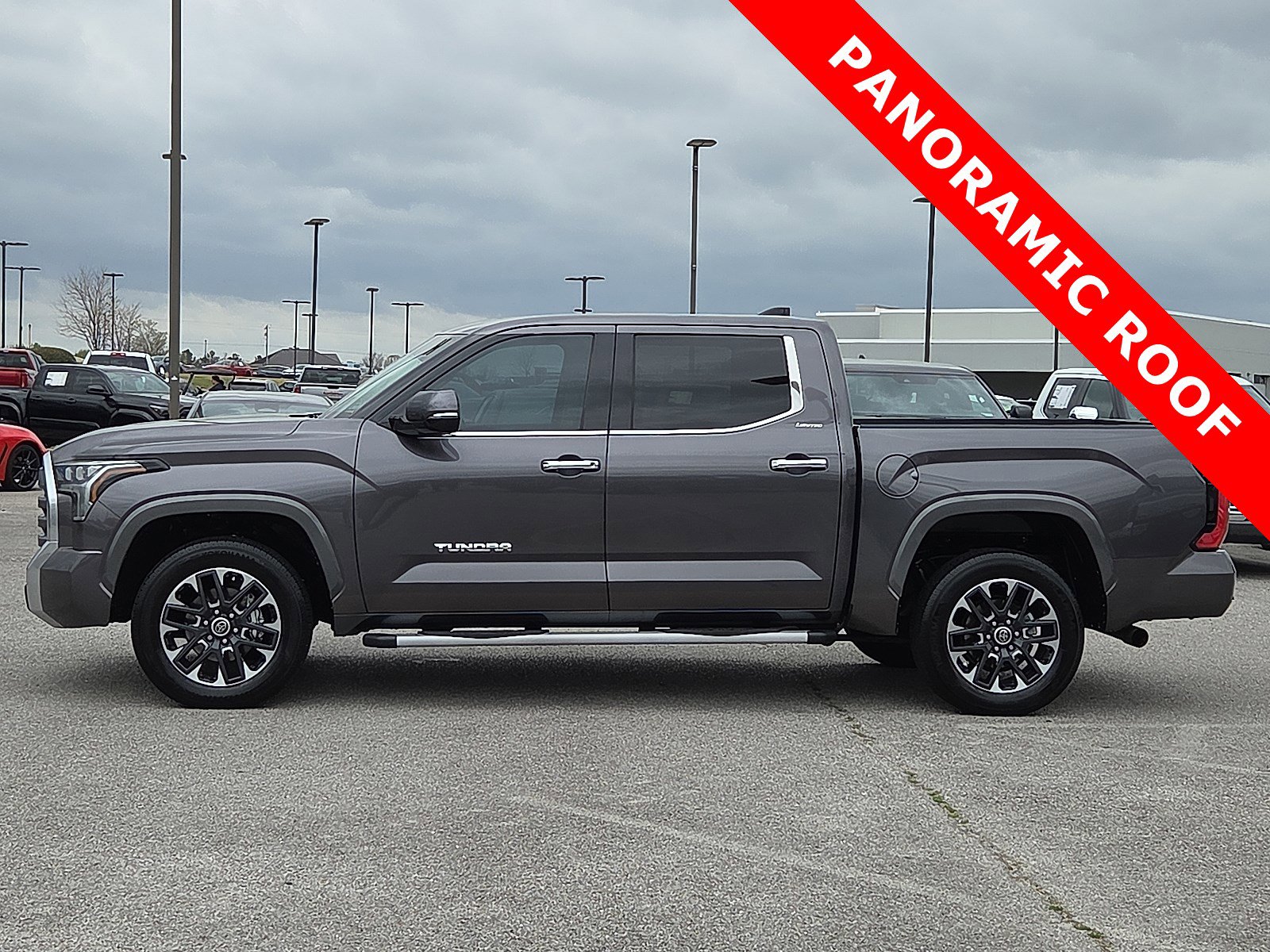Used 2022 Toyota Tundra Limited AWD/4WD image 3