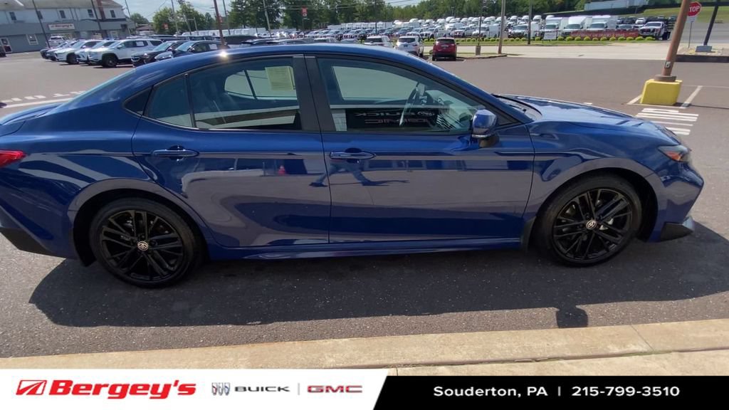 Used 2025 Toyota Camry SE w/ Convenience Package FWD image 11