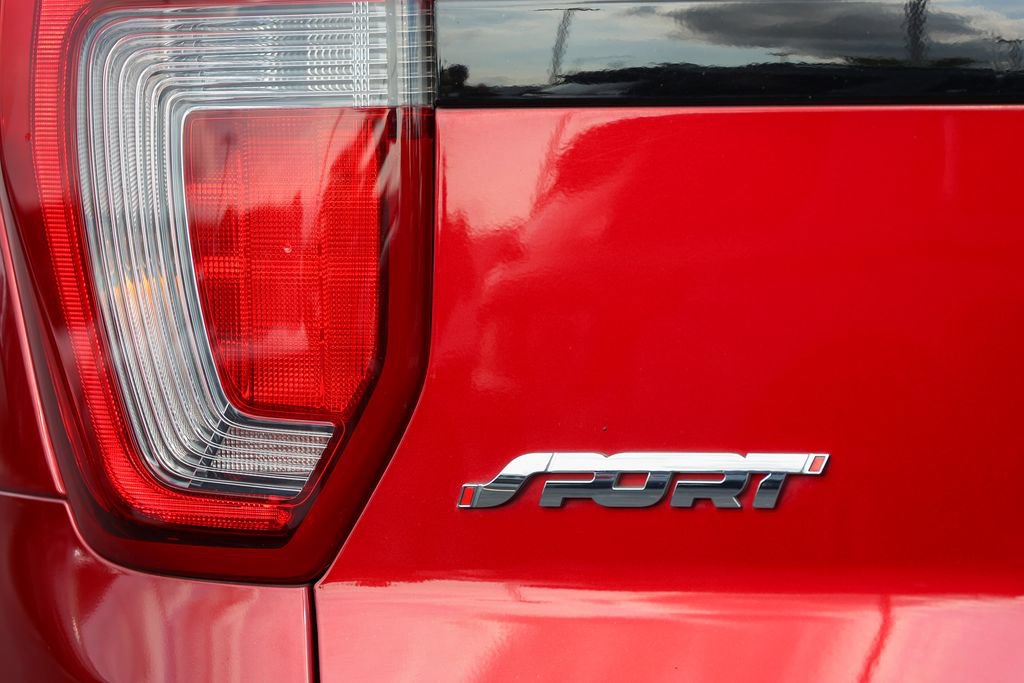 Used 2017 Ford Explorer Sport w/ Equipment Group 401A AWD/4WD image 18
