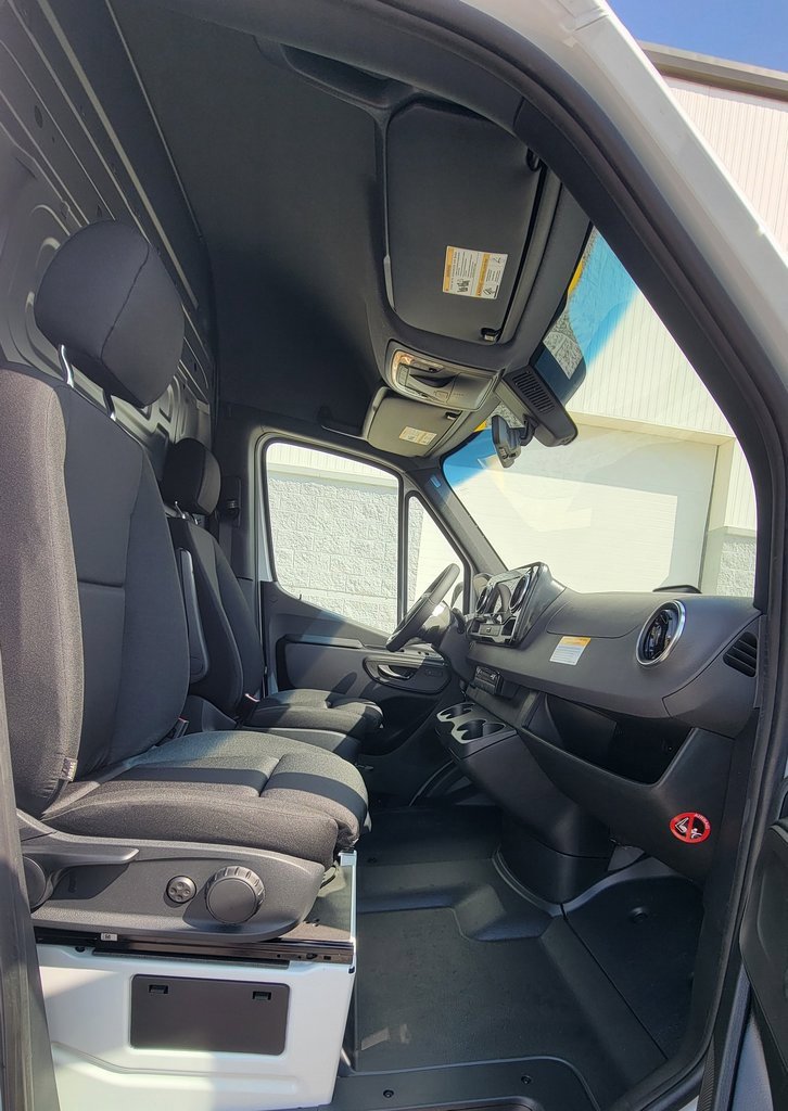 New 2025 Mercedes-Benz Sprinter 2500 image 10