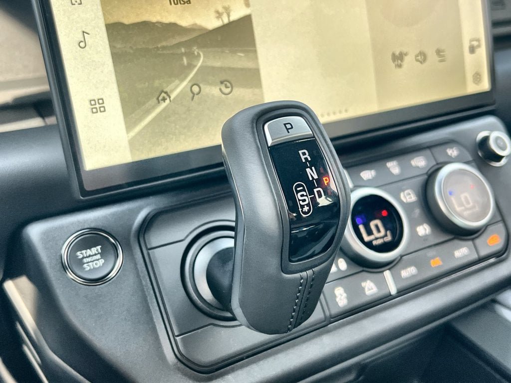 New 2026 Land Rover Defender 110 X-Dynamic SE AWD/4WD image 27