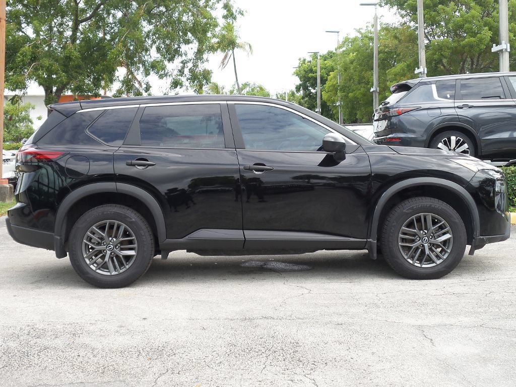 Used 2024 Nissan Rogue S FWD image 15