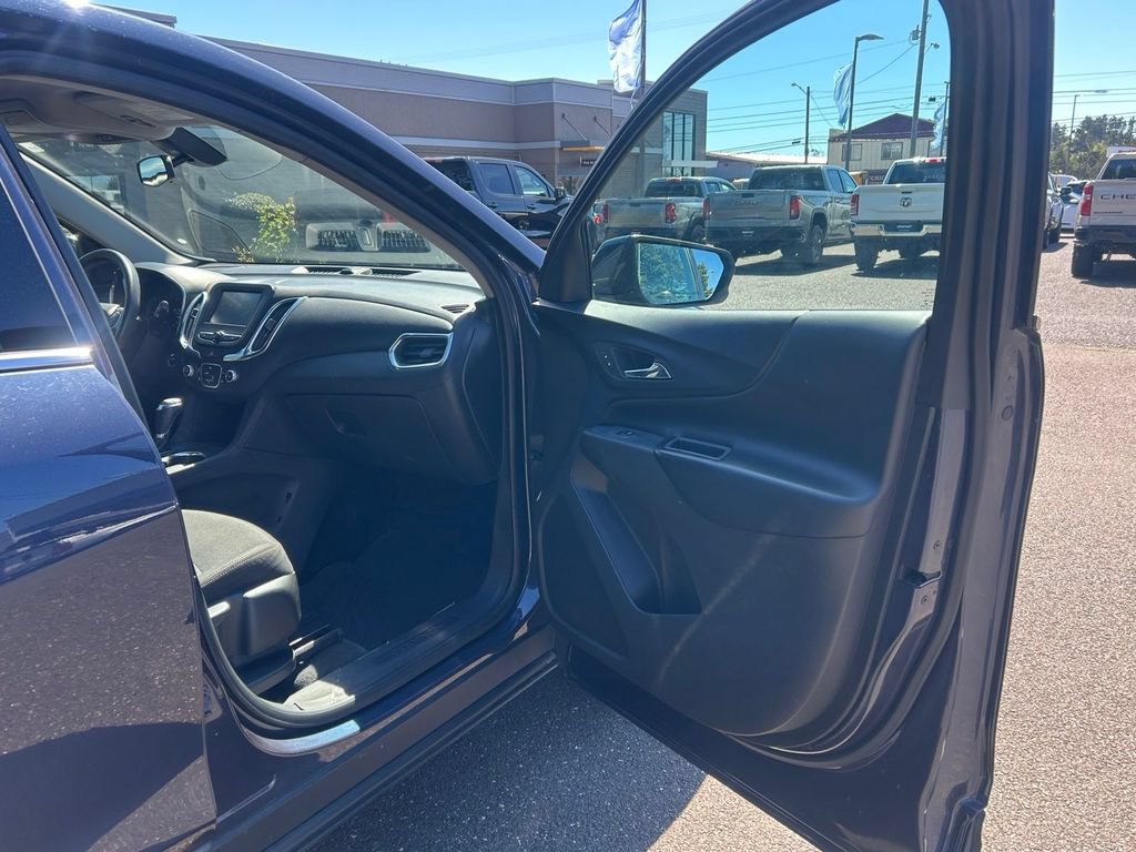 Used 2018 Chevrolet Equinox LT FWD image 27
