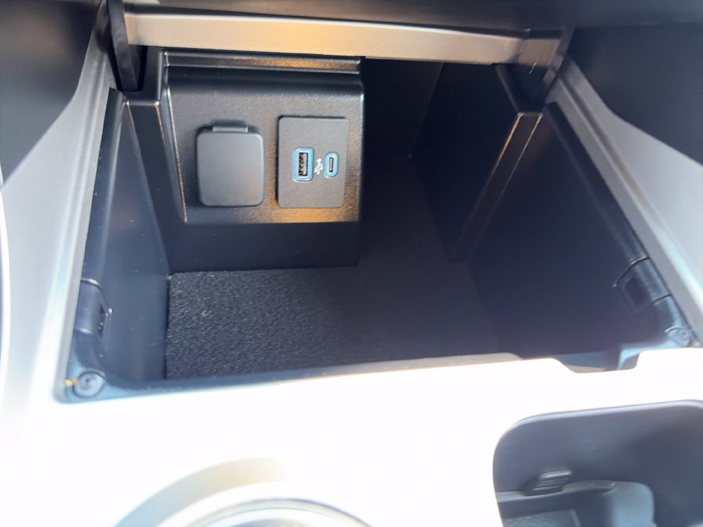 Used 2023 Ford Explorer XLT w/ Equipment Group 202A AWD/4WD image 27