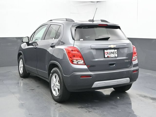 Used 2016 Chevrolet Trax LT w/ LT Sun and Sound Package FWD image 10