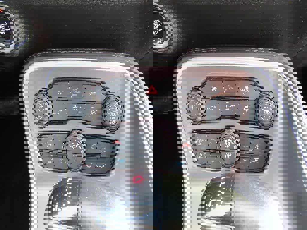 Used 2019 Dodge Challenger R/T image 17