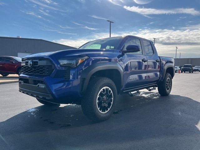 Certified 2025 Toyota Tacoma TRD Off-Road image 3