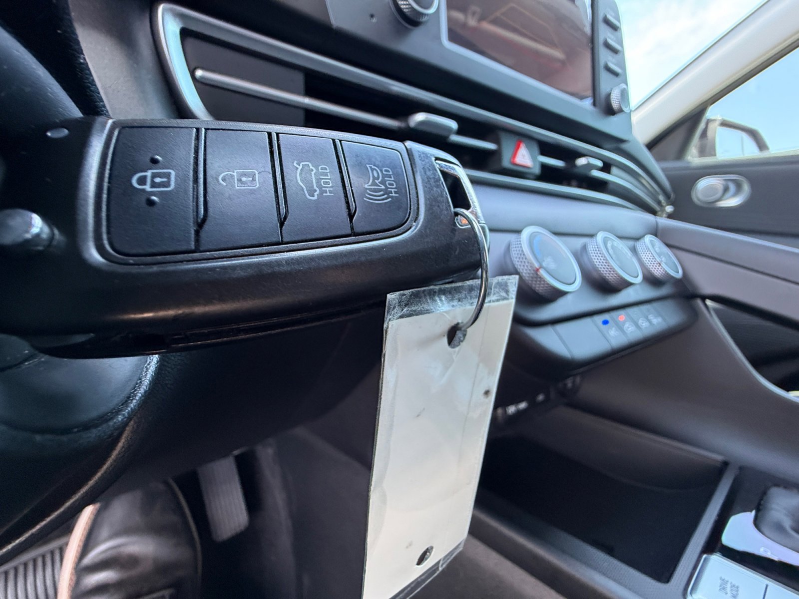 Used 2023 Hyundai Elantra SE FWD image 30