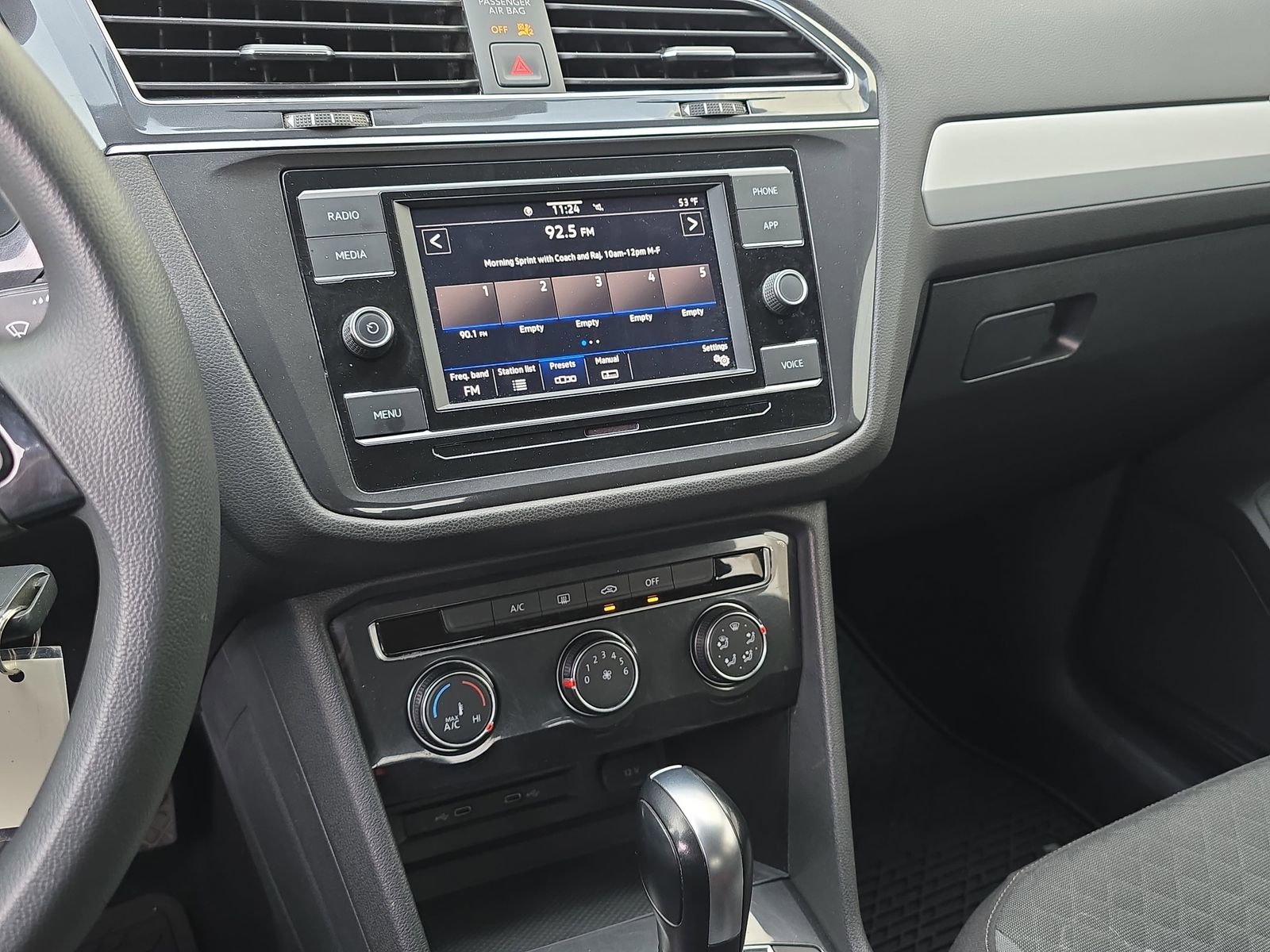 Used 2020 Volkswagen Tiguan S image 22