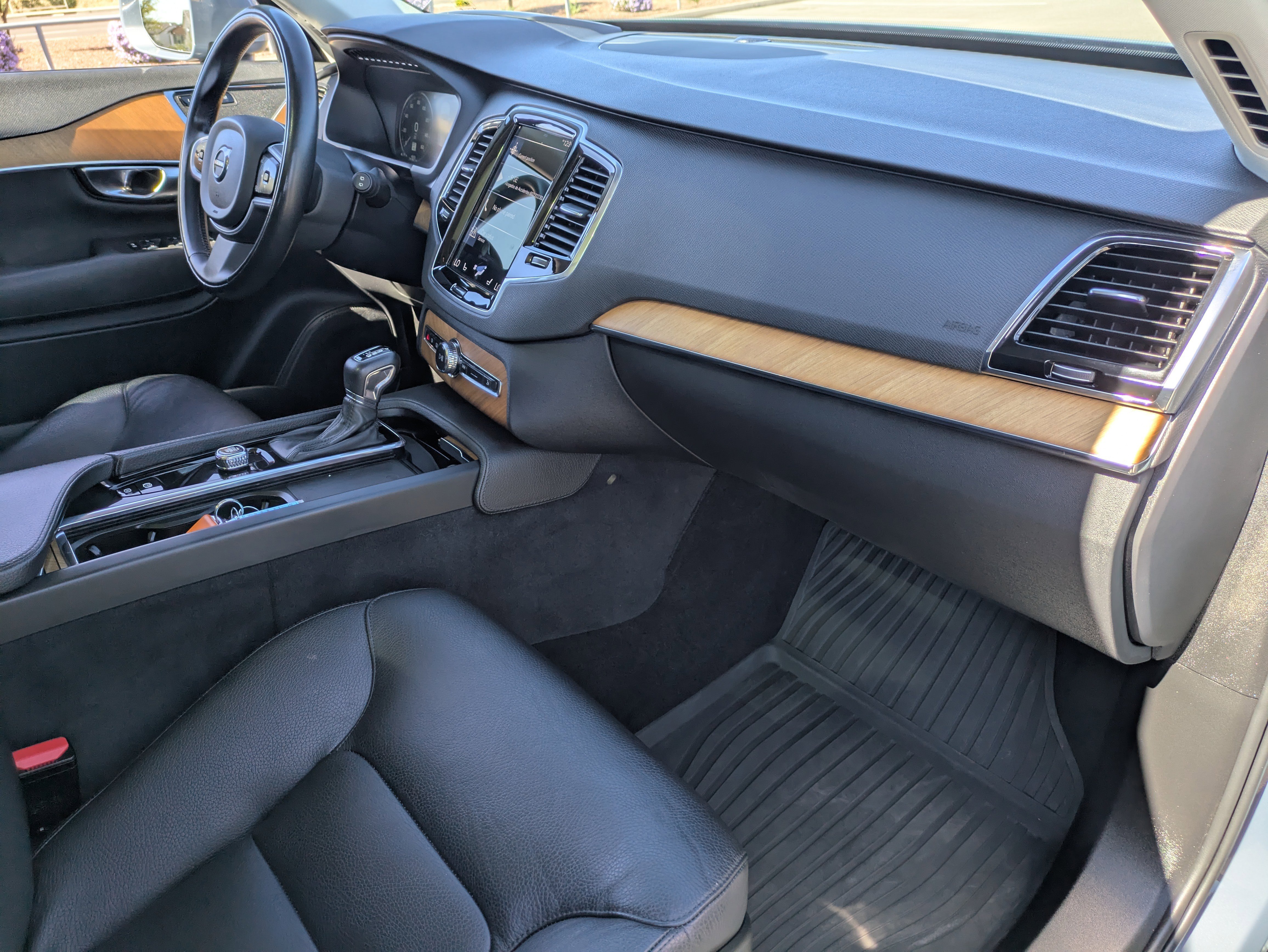 Used 2022 Volvo XC90 T5 Momentum w/ Advanced Package image 13