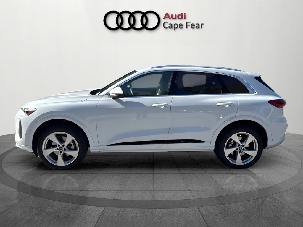 Used 2025 Audi Q5 Premium Plus AWD/4WD image 3