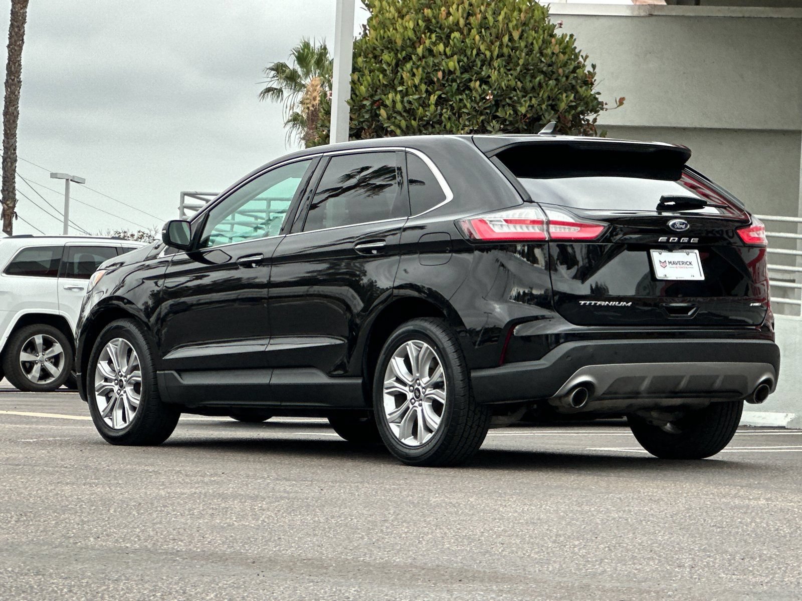 Used 2024 Ford Edge Titanium AWD/4WD image 3