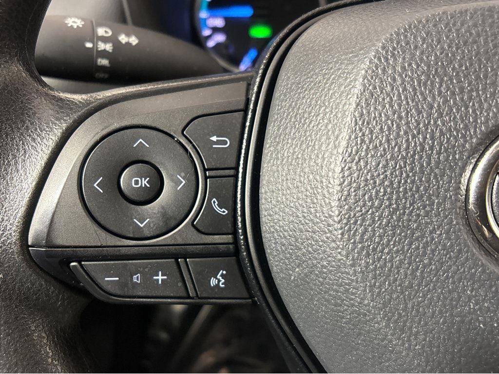 Used 2021 Toyota RAV4 LE image 23