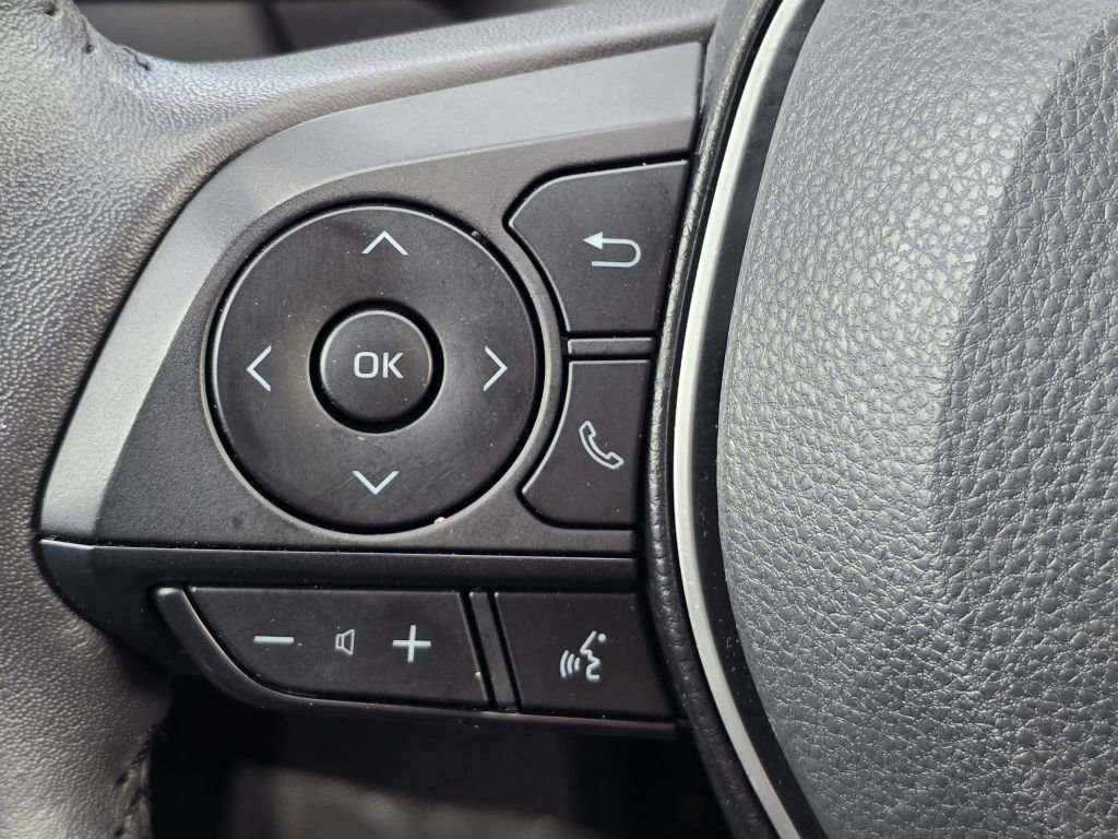 Used 2025 Toyota RAV4 SE w/ Convenience Package AWD/4WD image 17