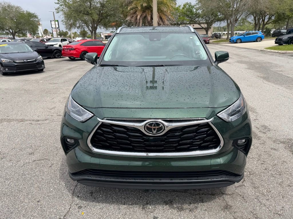 Used 2023 Toyota Highlander Limited image 14