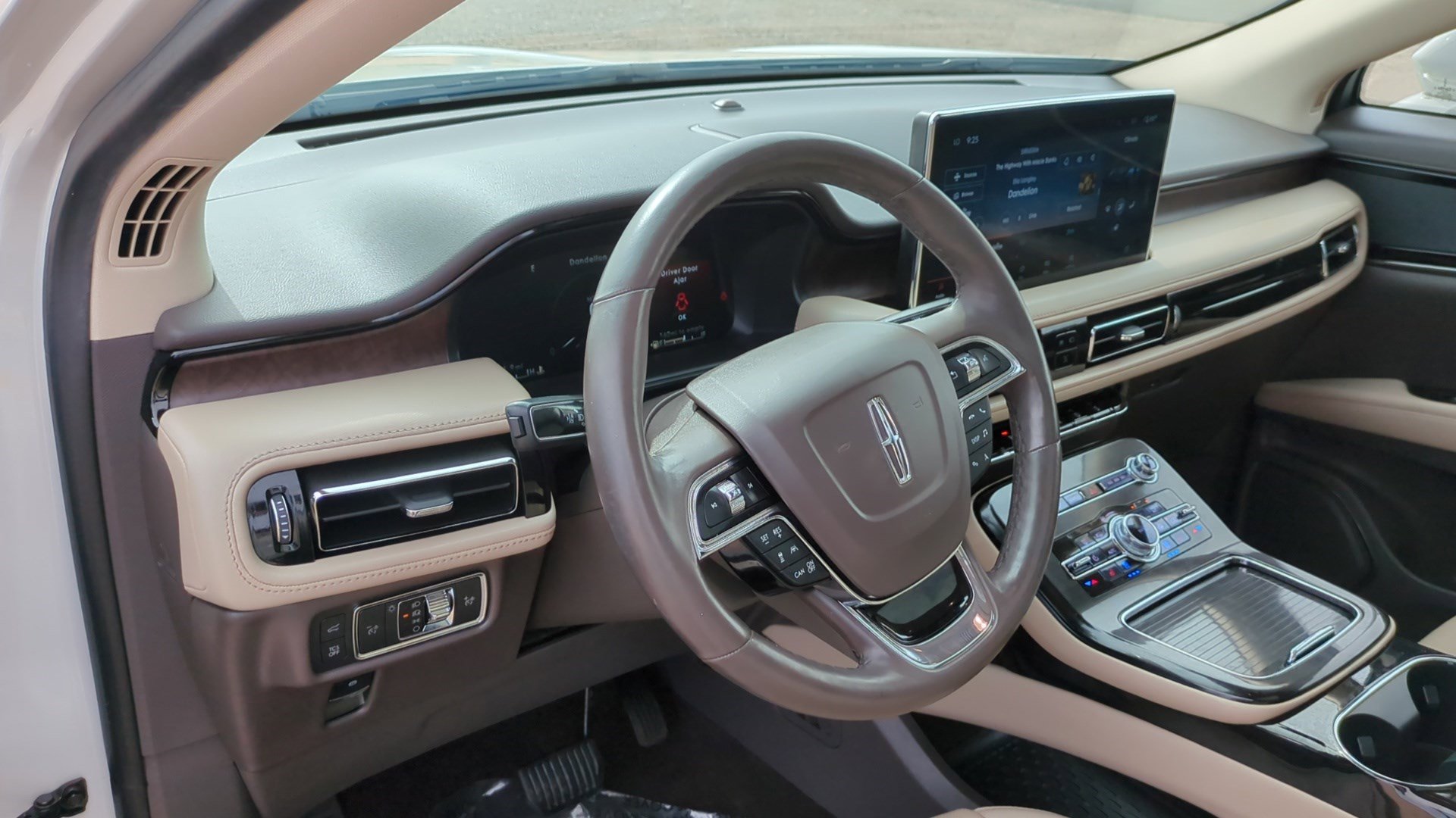 Used 2022 Lincoln Nautilus Reserve FWD image 13