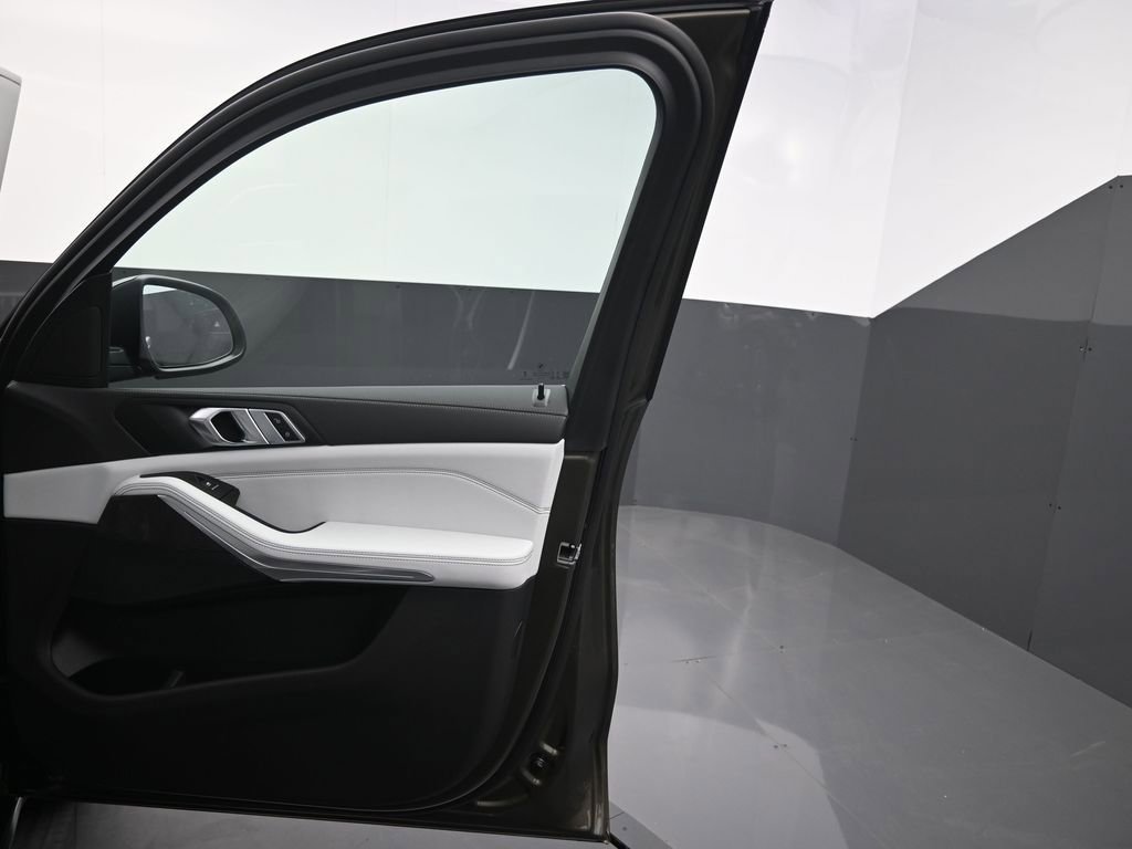 New 2026 BMW X5 sDrive40i RWD image 26