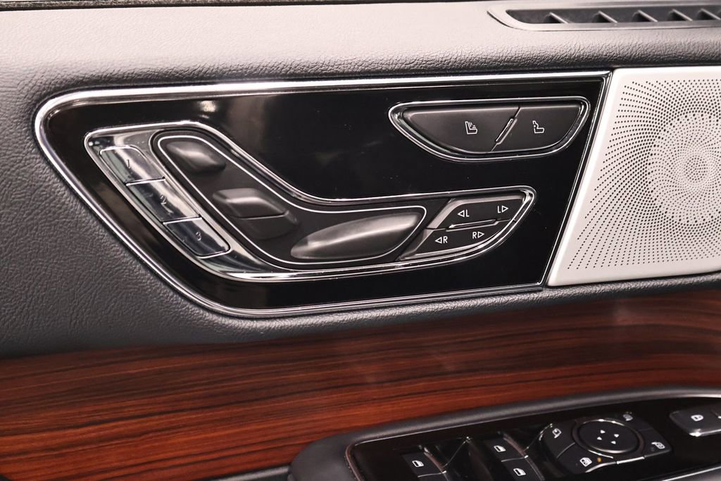 Used 2024 Lincoln Navigator L Reserve AWD/4WD image 11