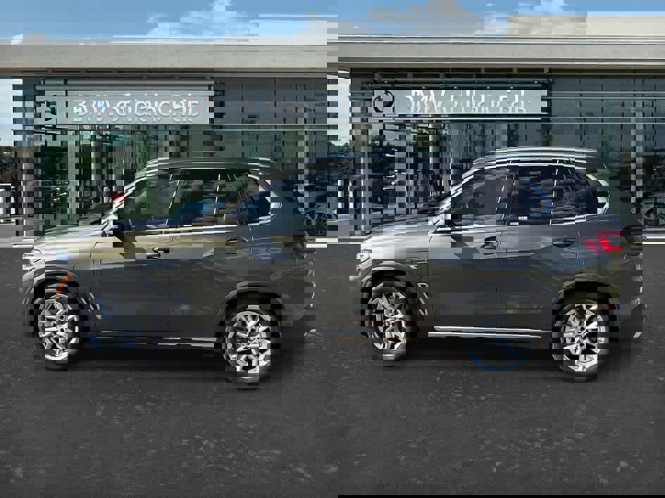 Used 2022 BMW X5 xDrive45e w/ Premium Package image 5