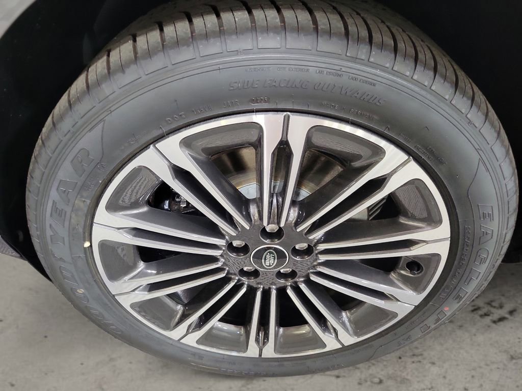 New 2026 Land Rover Range Rover Evoque S image 9