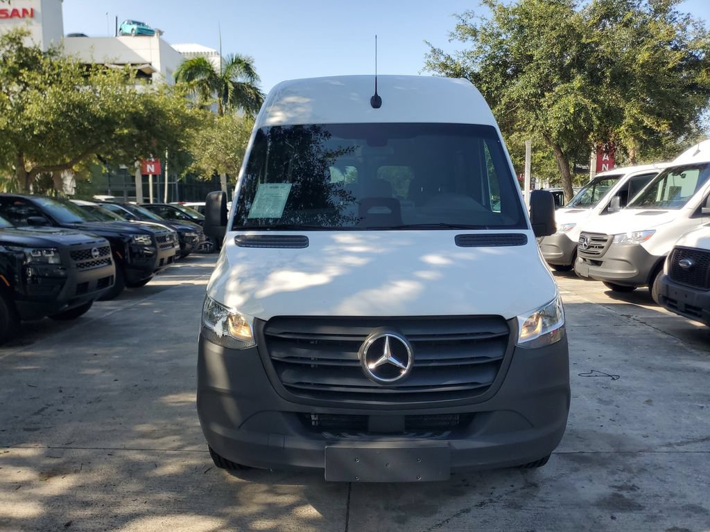 Used 2025 Mercedes-Benz Sprinter 2500 image 2