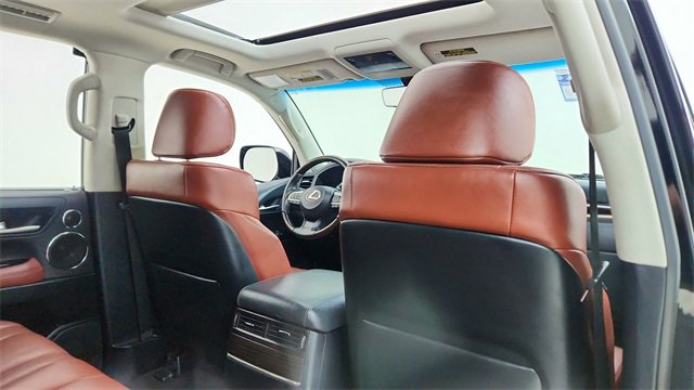 Used 2021 Lexus LX 570 4WD w/ 3rd Row & Luxury Pkg image 26