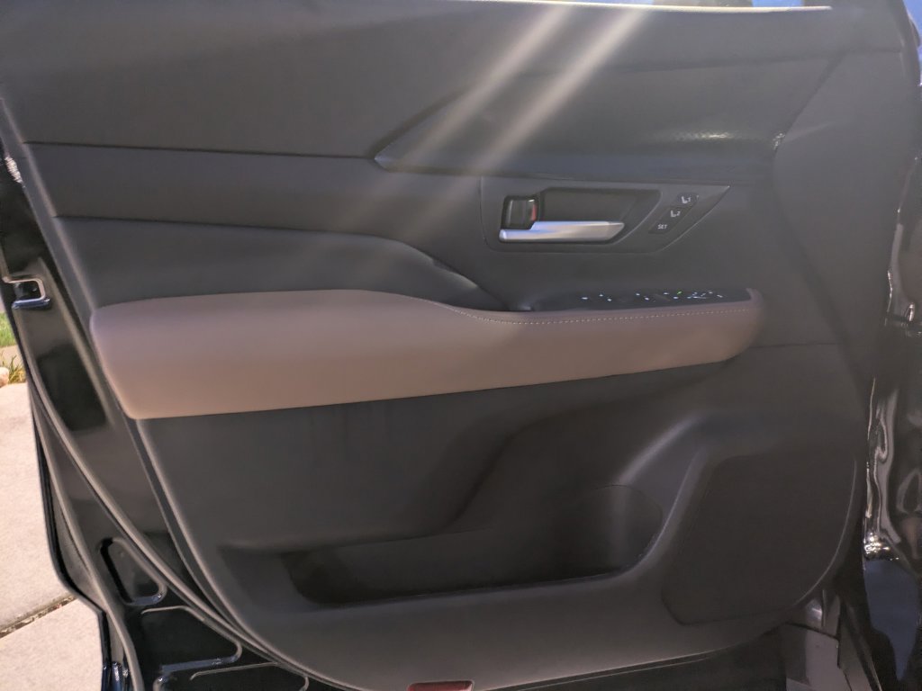 Used 2026 Toyota Grand Highlander AWD Hybrid image 11