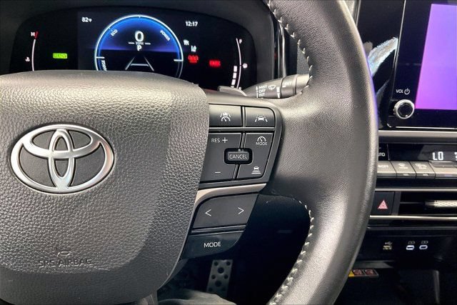 Used 2025 Toyota Camry SE FWD image 22
