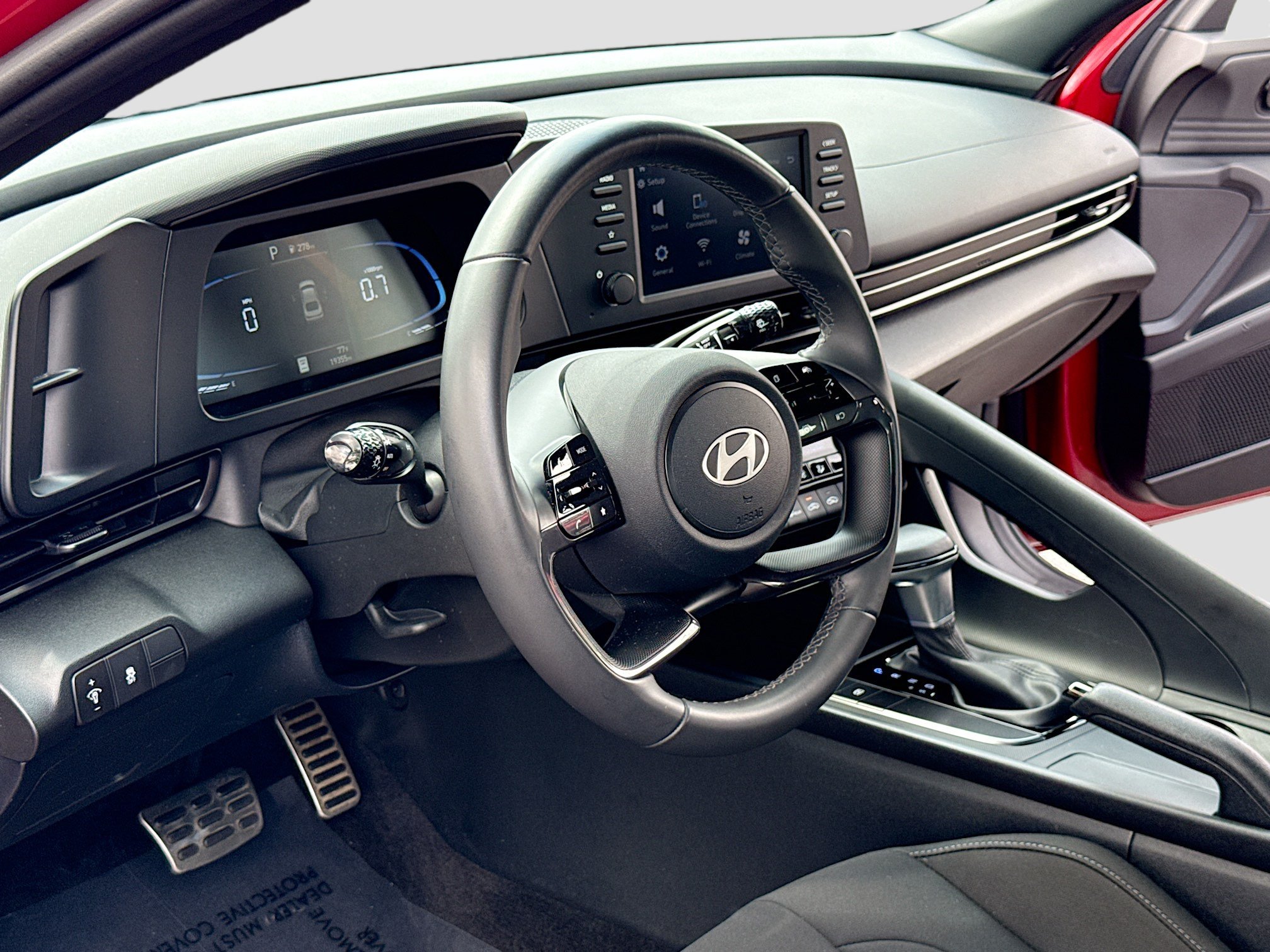 Certified 2025 Hyundai Elantra Sport FWD image 4
