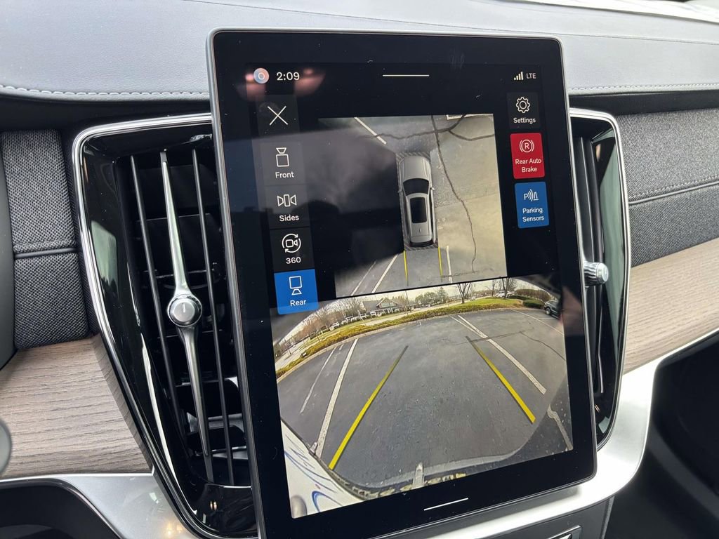 New 2026 Volvo XC90 B6 Plus image 21