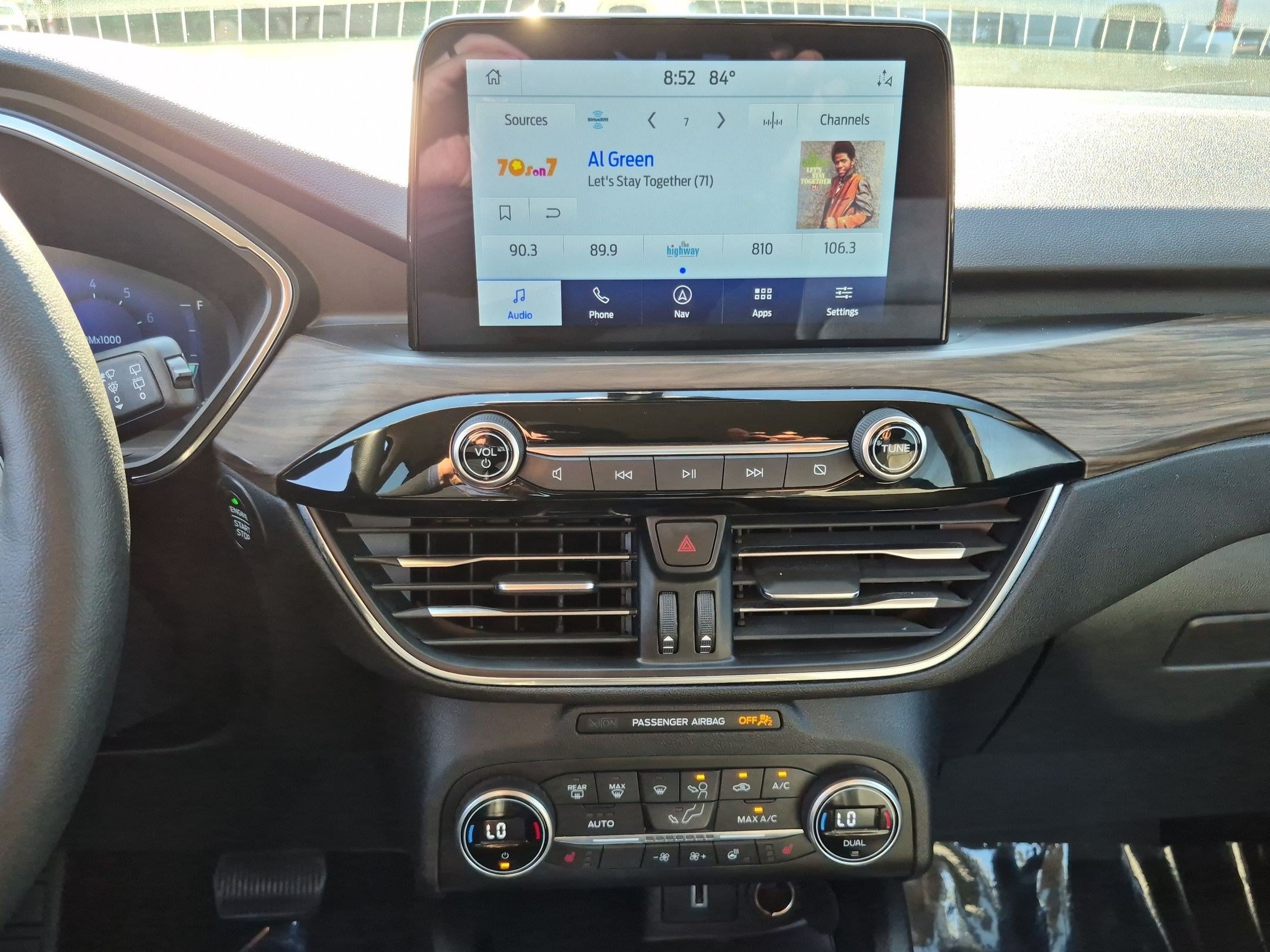 Used 2020 Ford Escape Titanium AWD/4WD image 18