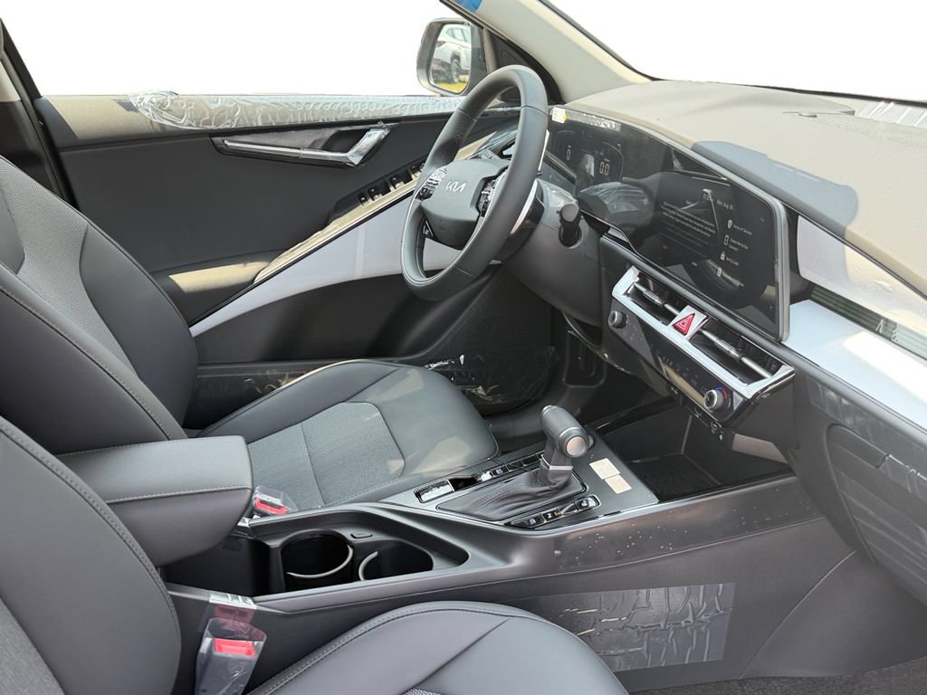 New 2026 Kia Niro EX FWD image 5