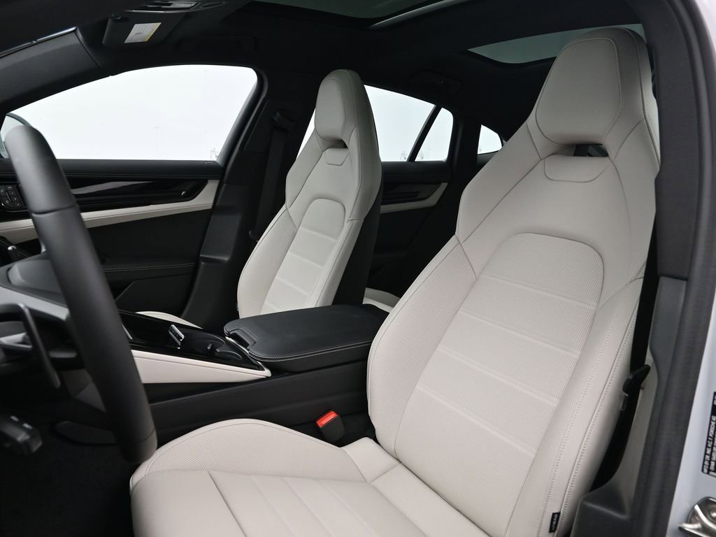 New 2026 Porsche Panamera 4 image 5