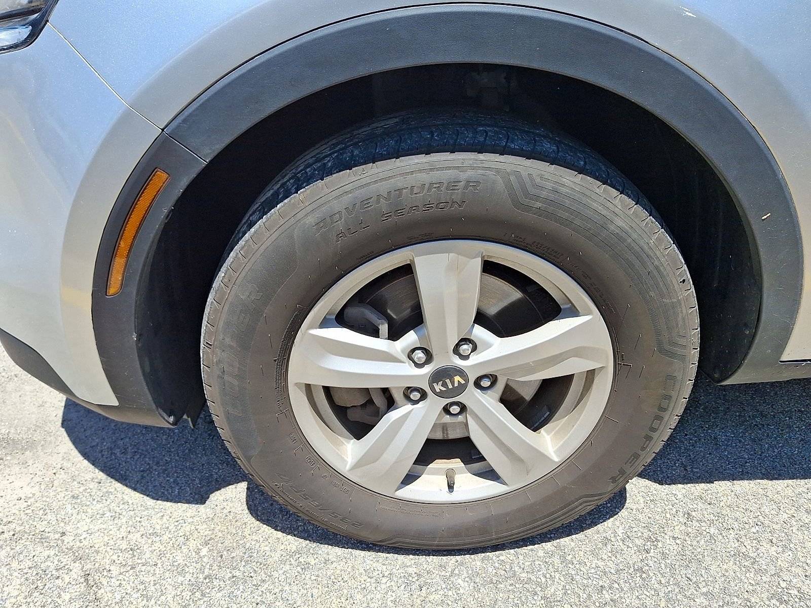 Used 2021 Kia Sorento LX AWD/4WD image 11