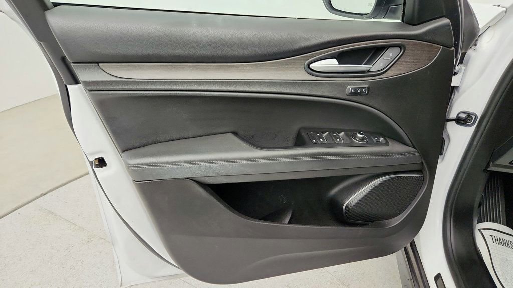 Used 2022 Alfa Romeo Stelvio Ti image 11