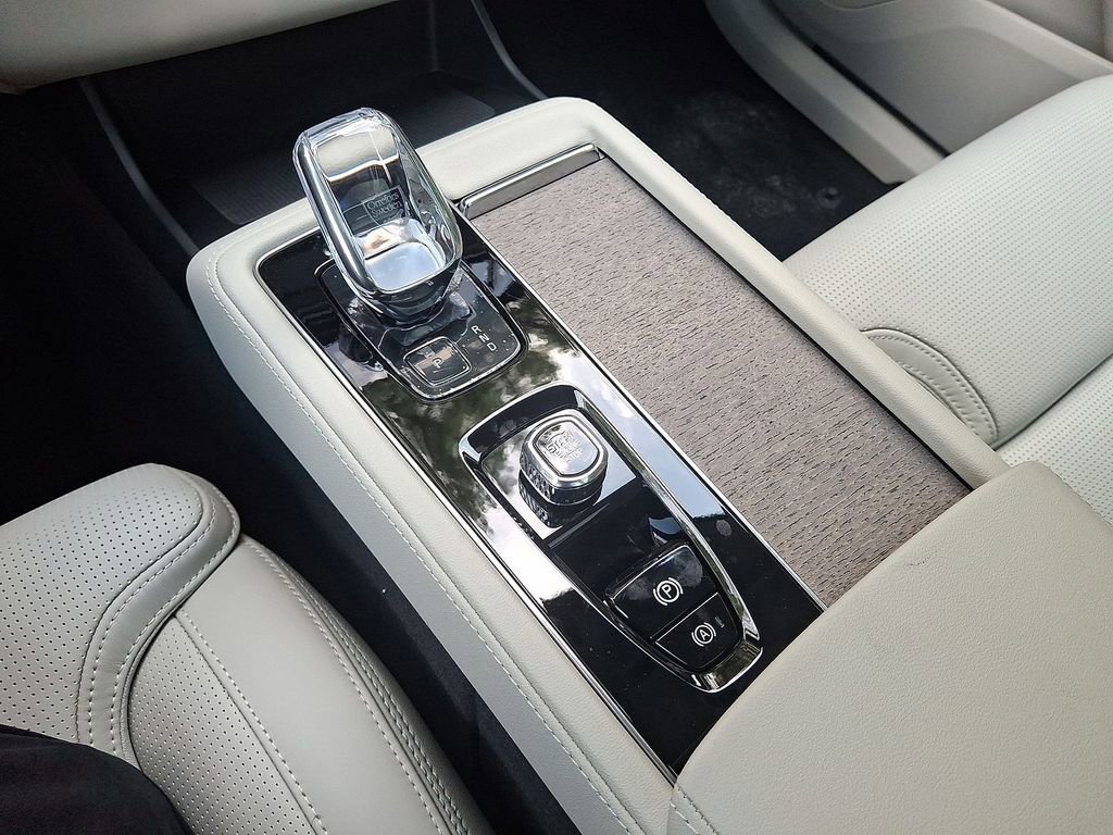 New 2026 Volvo XC90 B6 Ultra w/ Lounge Package image 15