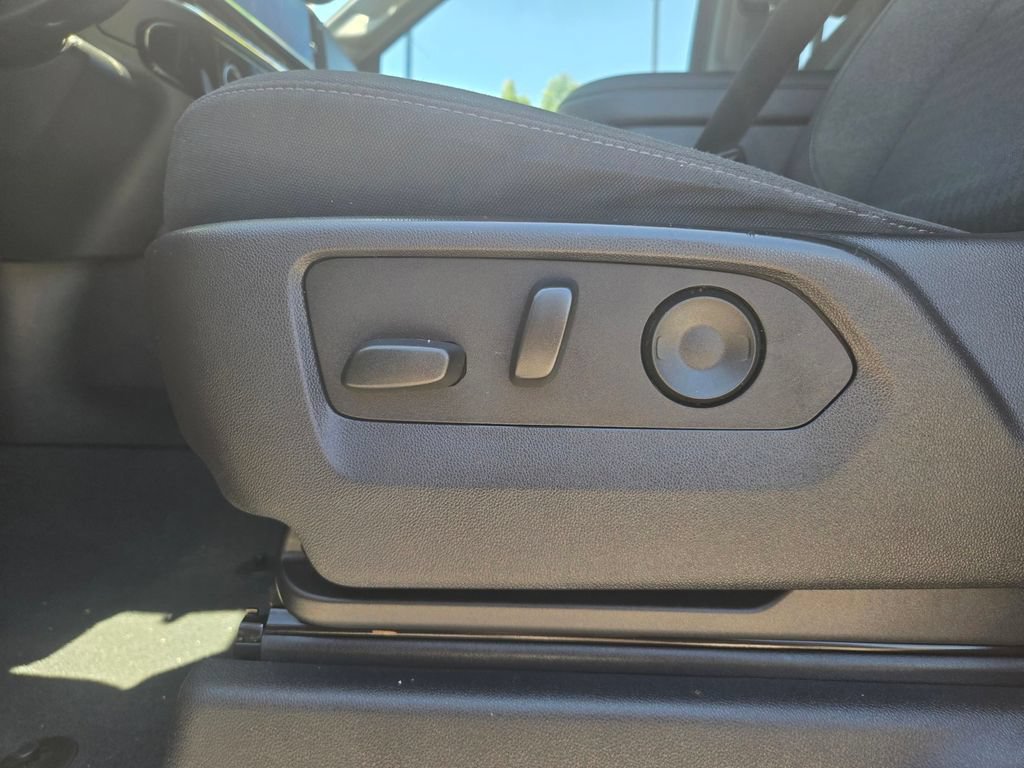 Used 2024 Chevrolet Silverado 1500 LT RWD image 12