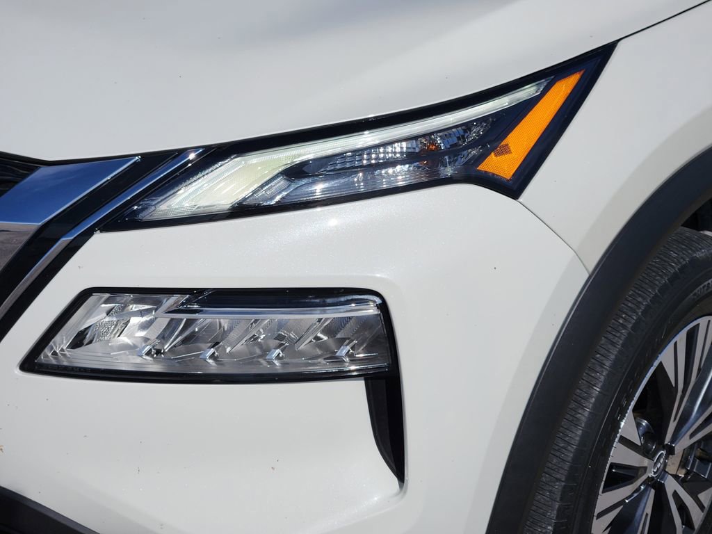 Used 2023 Nissan Rogue SV FWD image 3