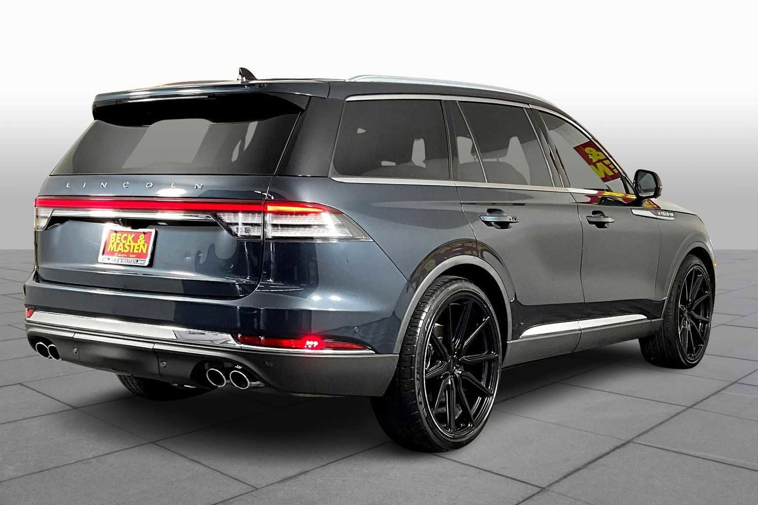 Used 2022 Lincoln Aviator Reserve w/ Elements Package Plus image 11