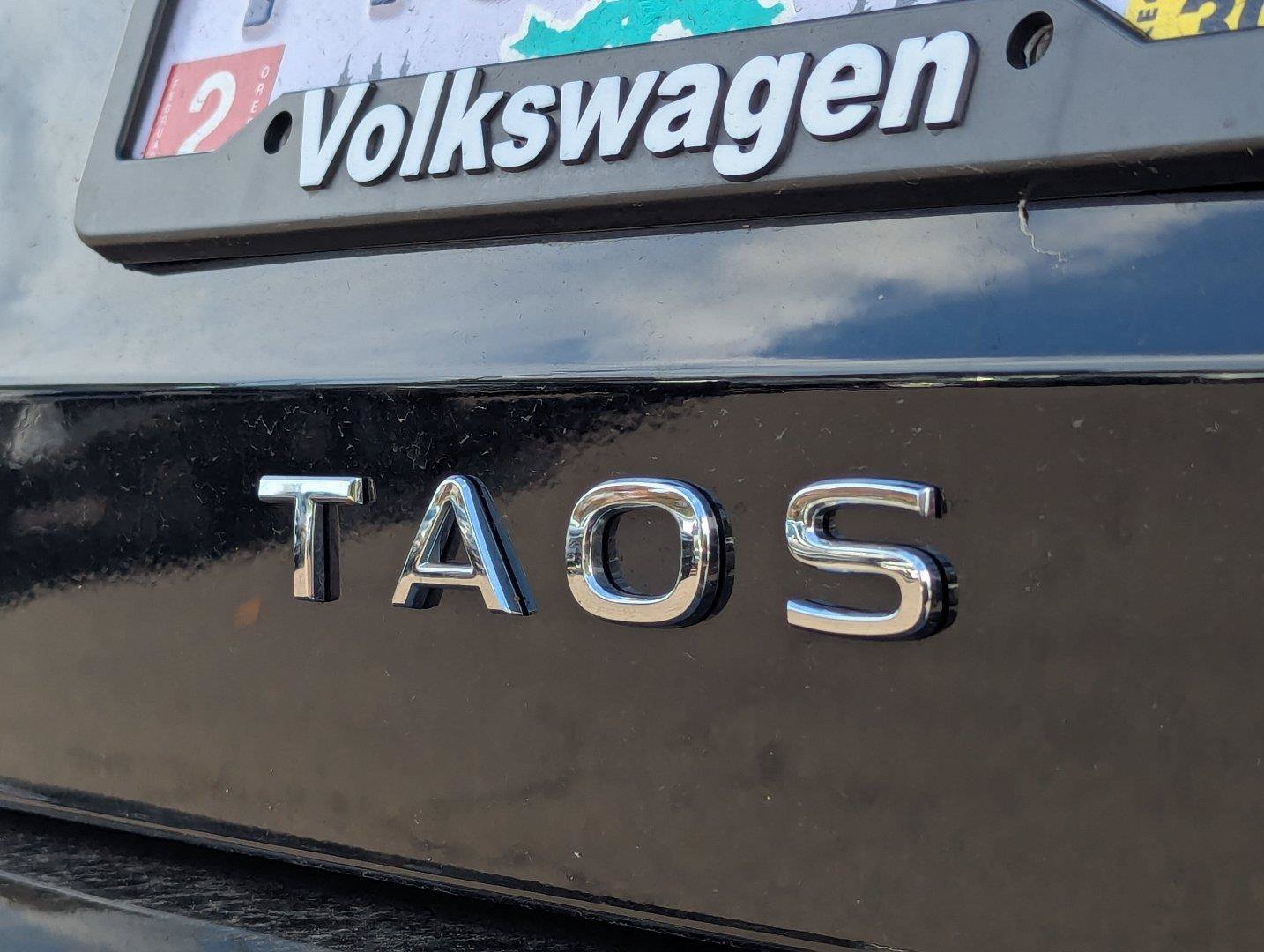 Used 2025 Volkswagen Taos SEL AWD/4WD image 32