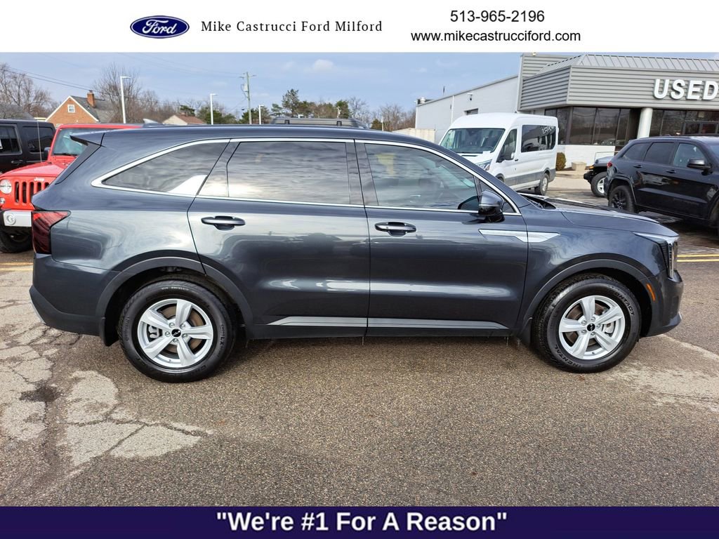 Used 2024 Kia Sorento LX image 6