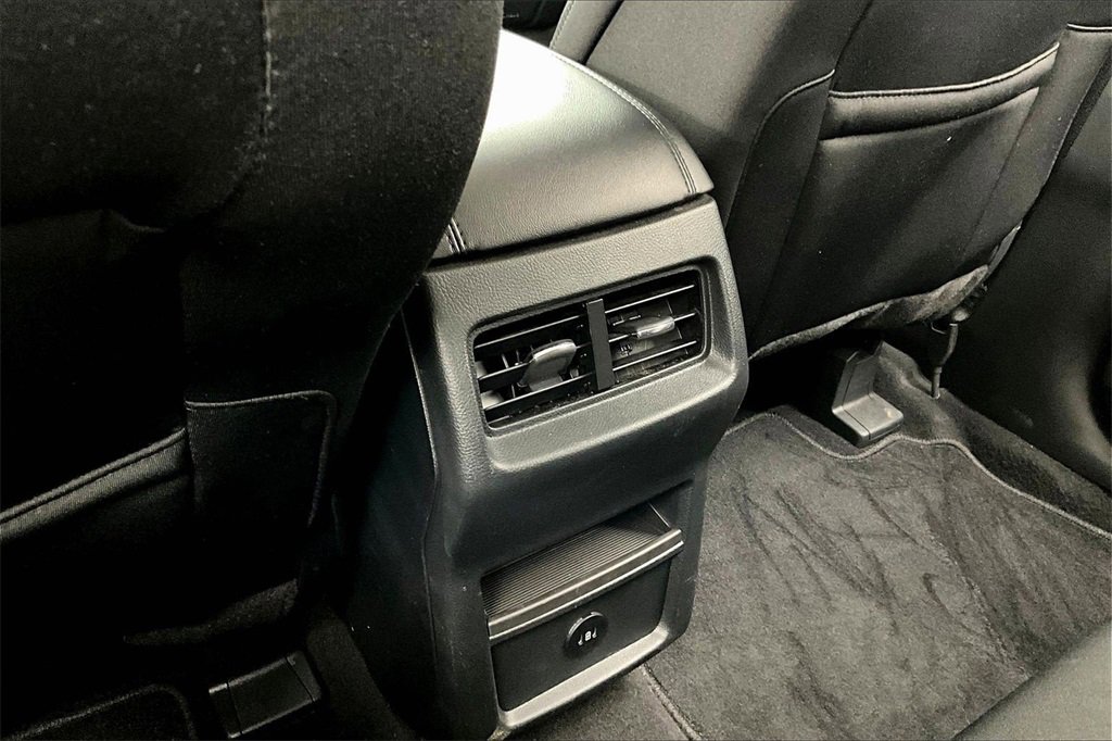 Used 2024 Ford Edge SE image 33