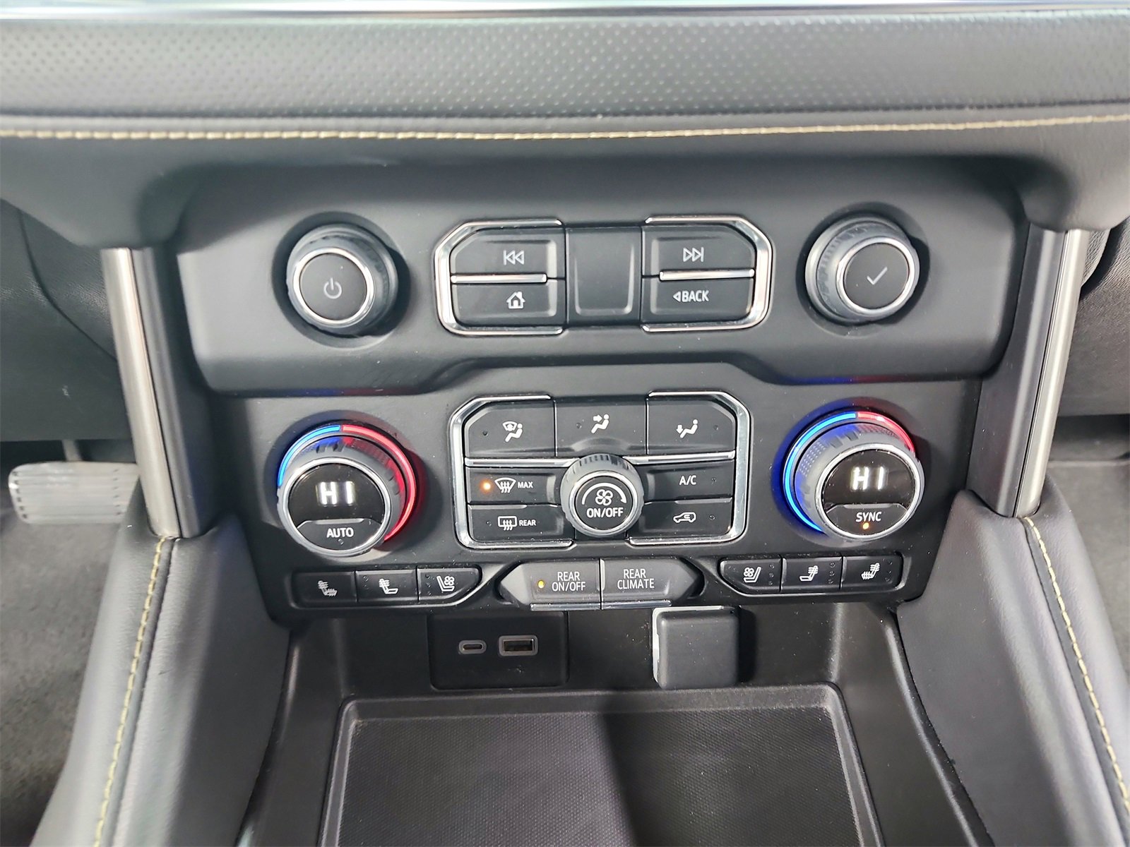 Used 2024 Chevrolet Tahoe Premier image 29