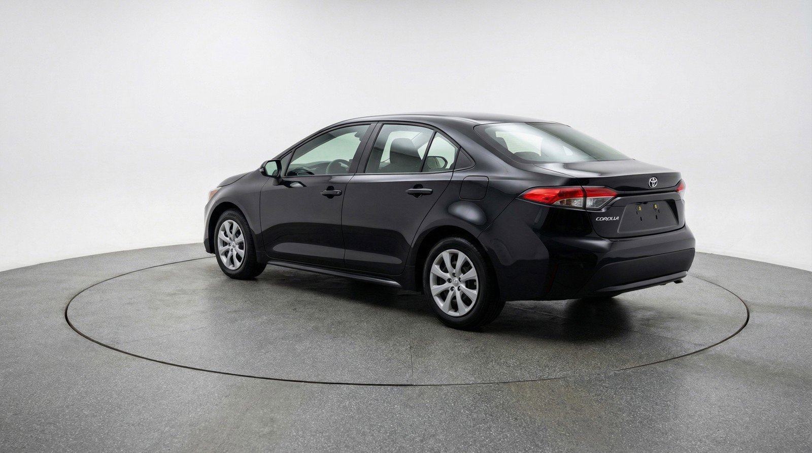 Used 2025 Toyota Corolla LE image 6