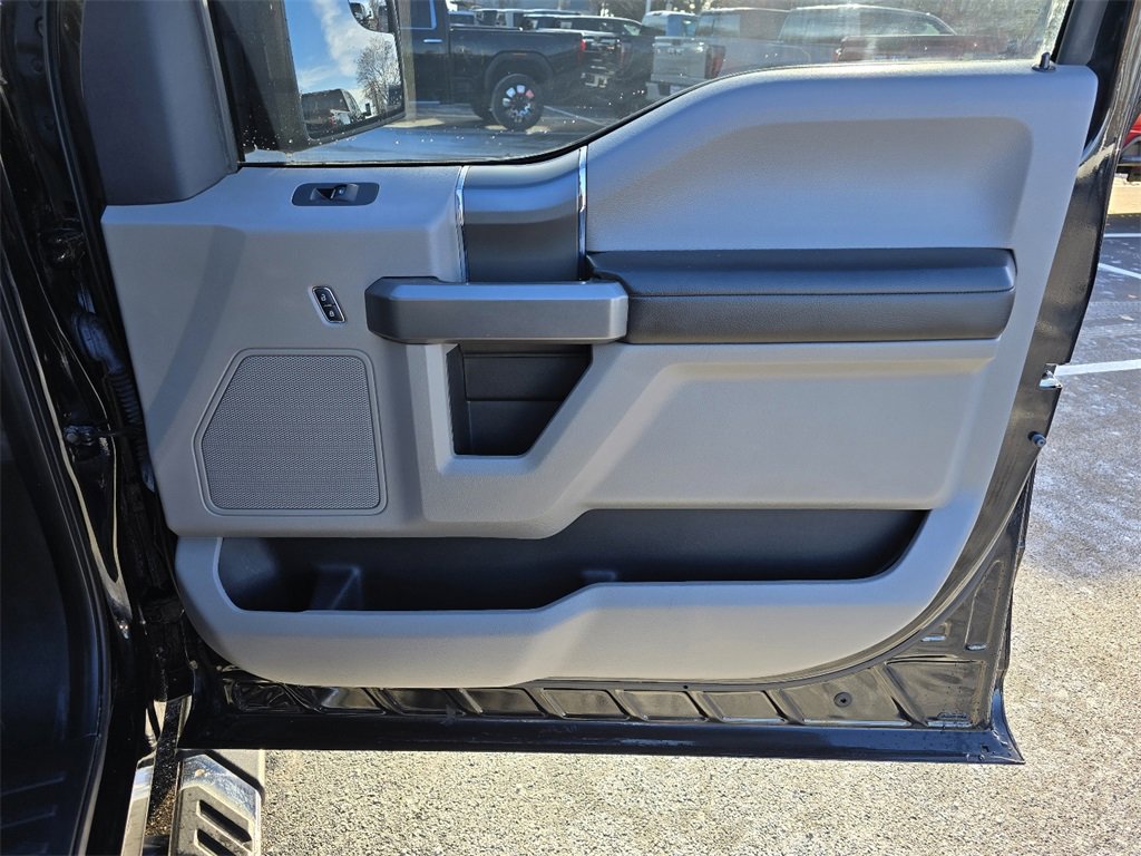 Used 2016 Ford F150 XLT w/ Equipment Group 302A Luxury image 31