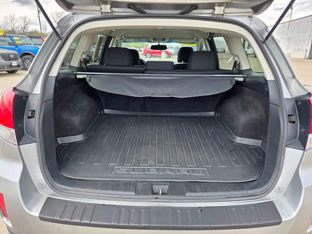 Used 2010 Subaru Outback 2.5i Premium AWD/4WD image 21