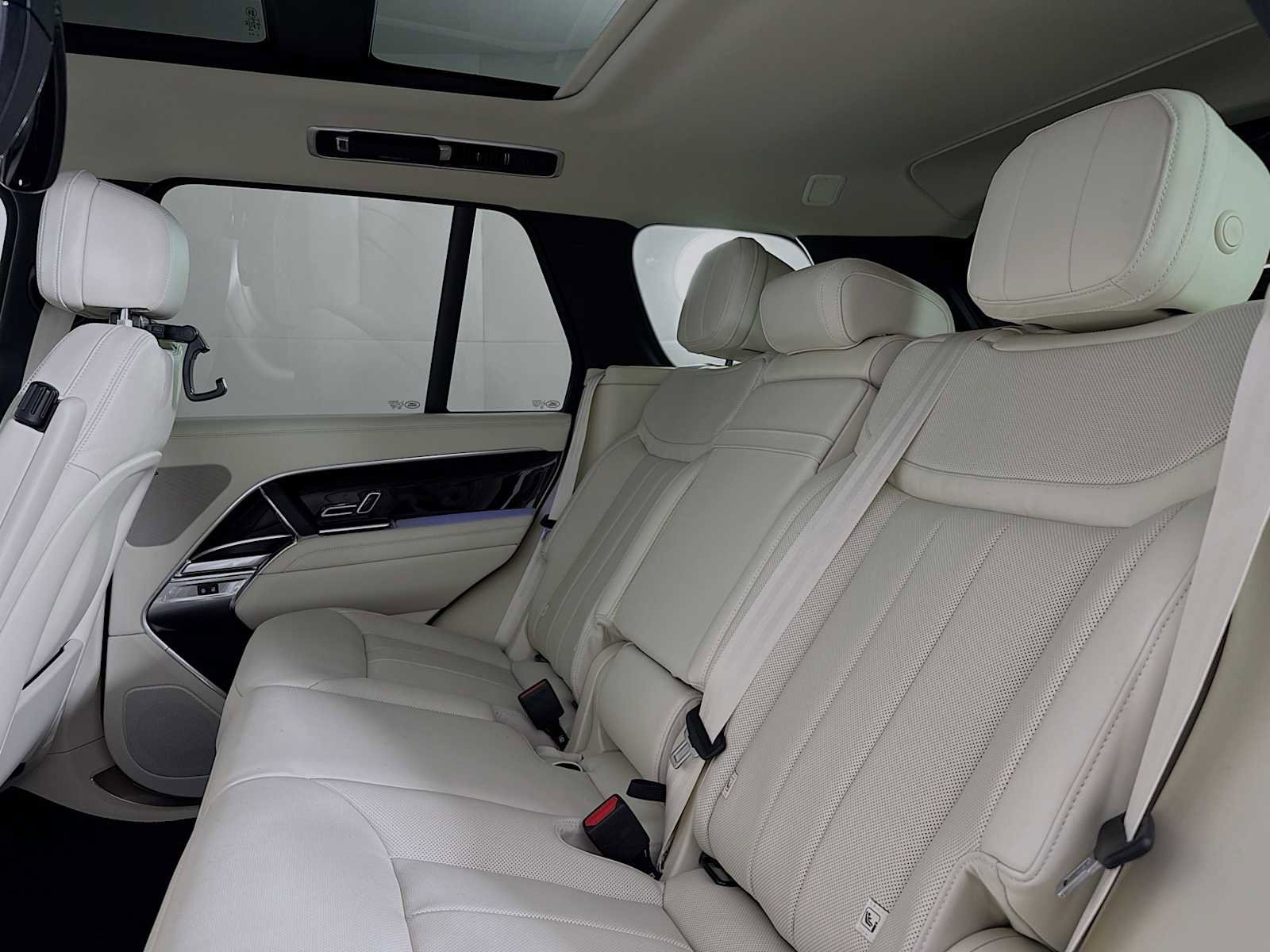 New 2026 Land Rover Range Rover SE image 22