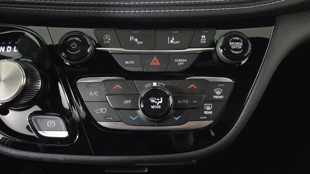 New 2025 Chrysler Pacifica Select w/ Fav Edition Package FWD image 26
